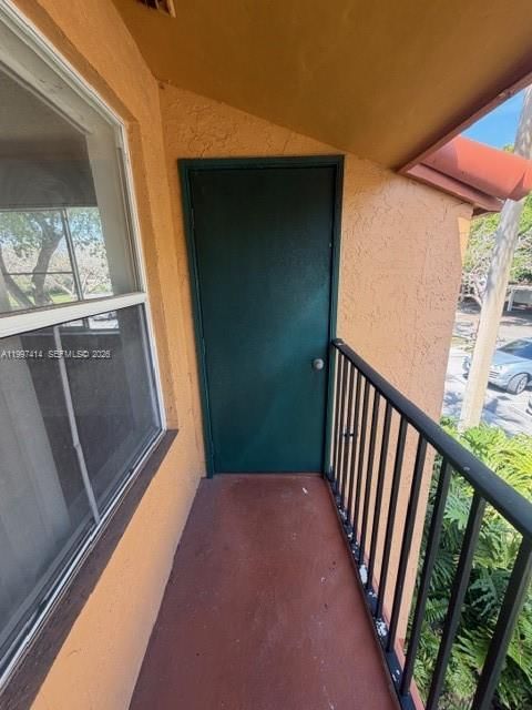 Real estate property located at 10725 Cleary Blvd #211, Broward, Lakes Of Jacaranda Condo, Plantation, FL