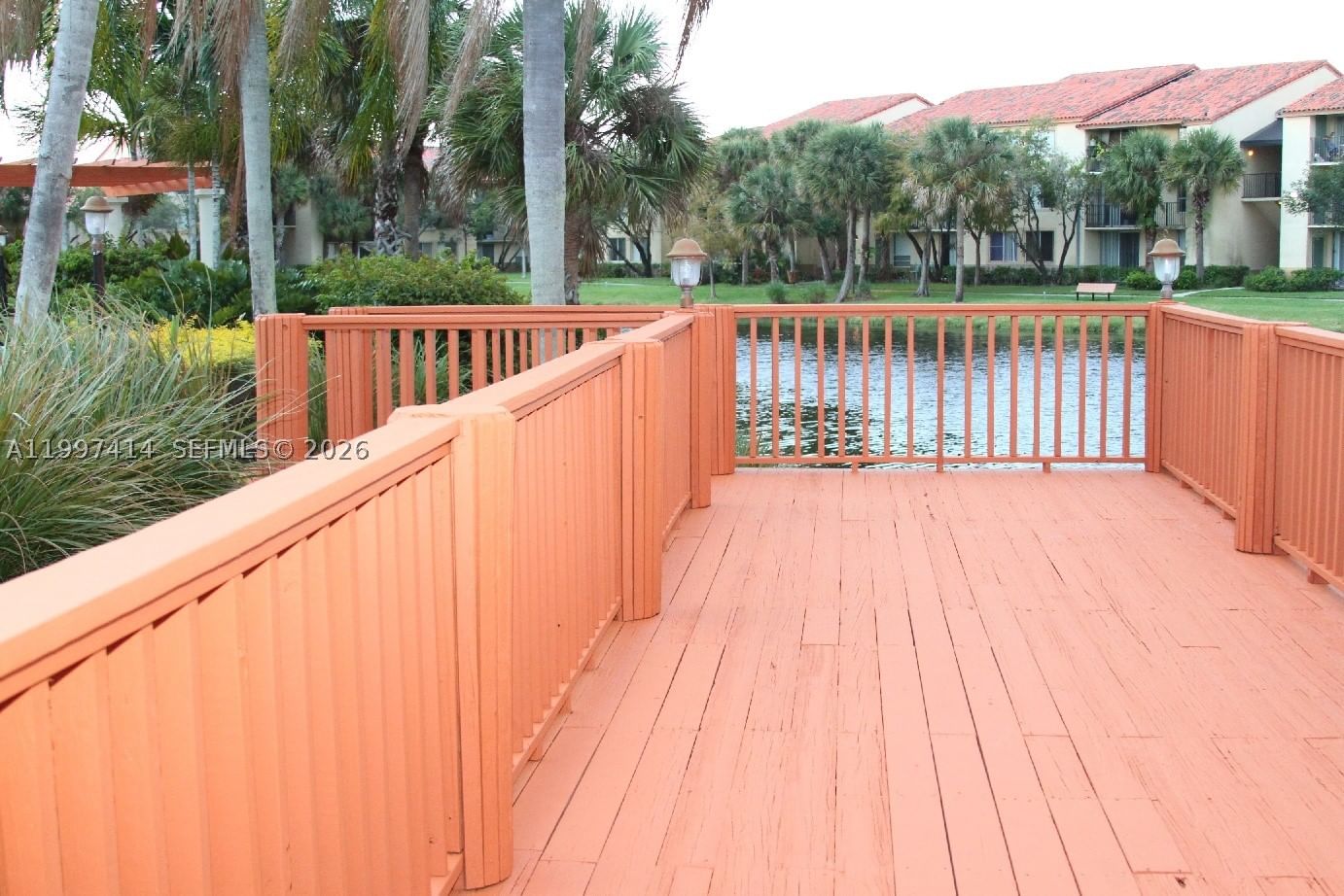 Real estate property located at 10725 Cleary Blvd #211, Broward, Lakes Of Jacaranda Condo, Plantation, FL