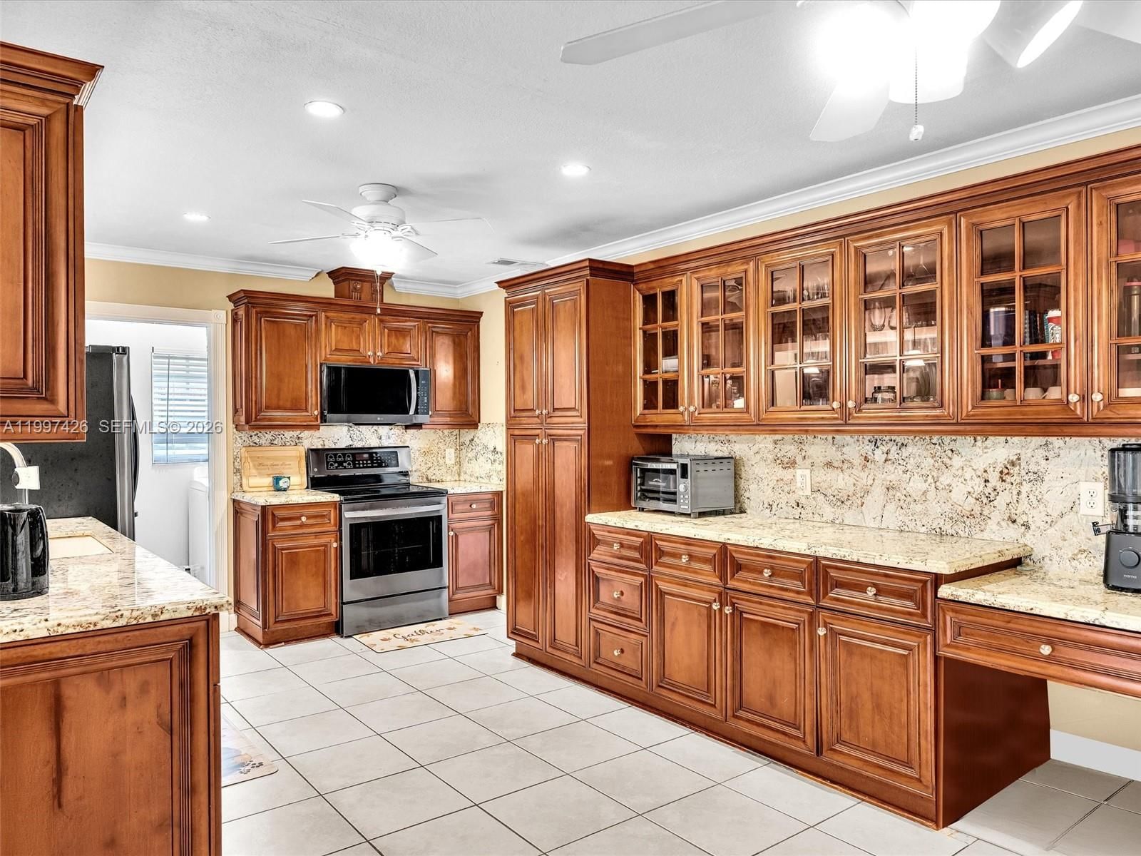 Real estate property located at 1900 95th Ave, Broward, Rainbow Lakes, Pembroke Pines, FL