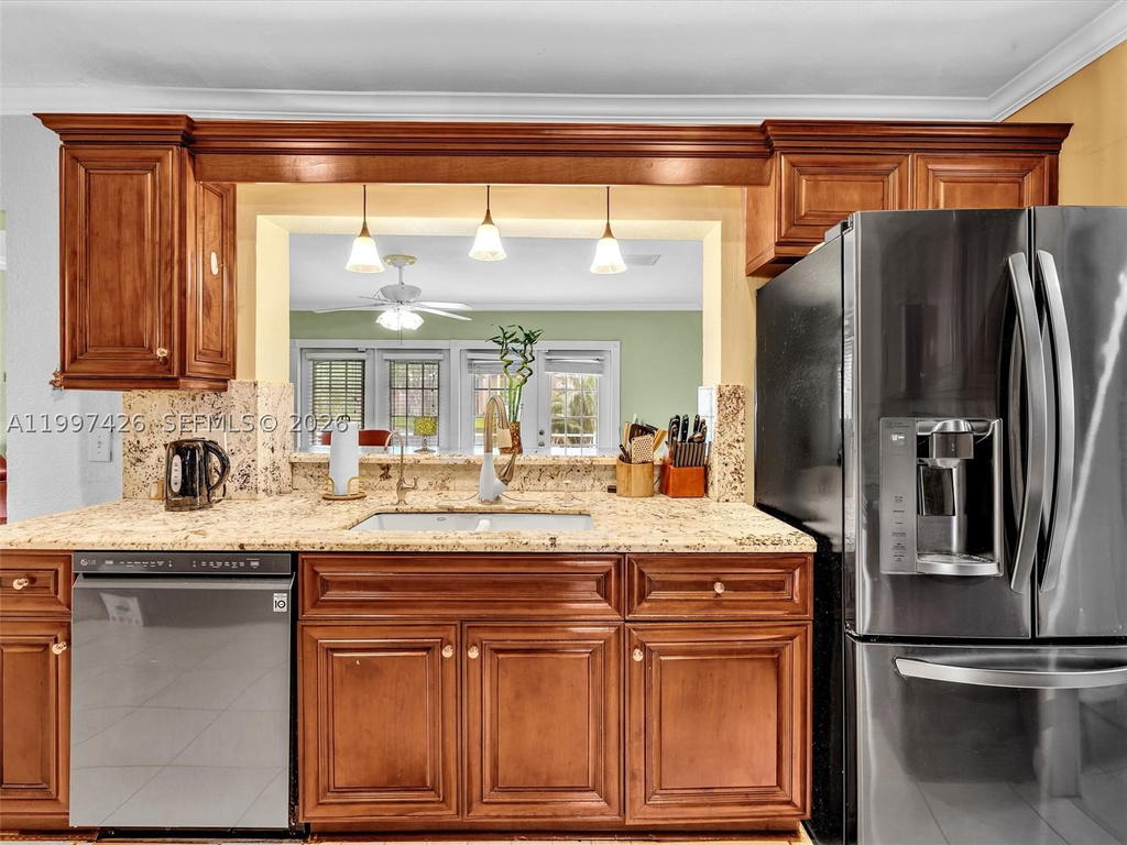Real estate property located at 1900 95th Ave, Broward, Rainbow Lakes, Pembroke Pines, FL