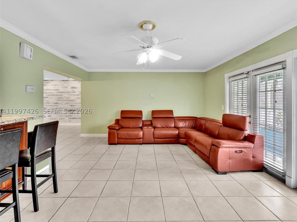 Real estate property located at 1900 95th Ave, Broward, Rainbow Lakes, Pembroke Pines, FL
