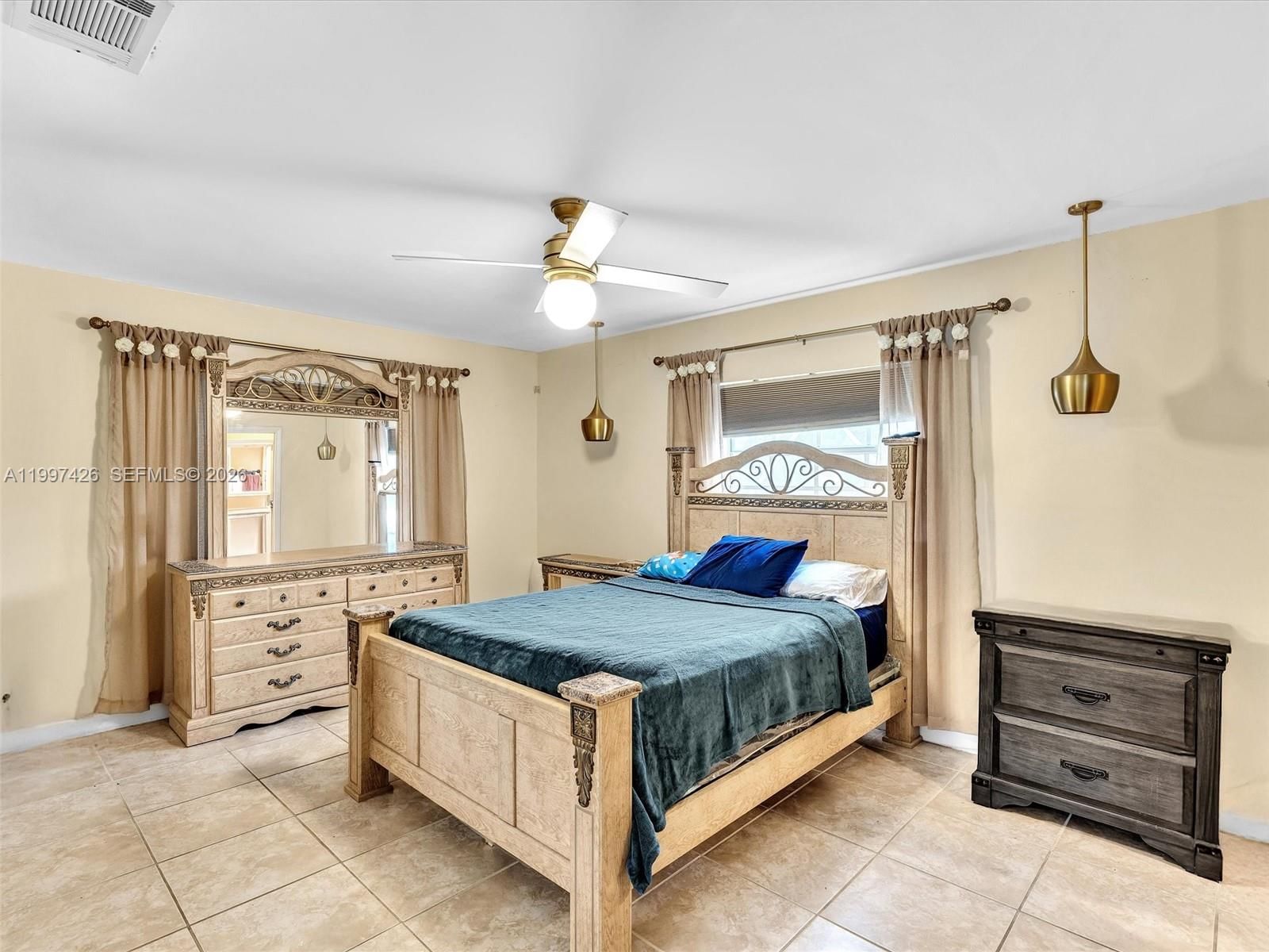 Real estate property located at 1900 95th Ave, Broward, Rainbow Lakes, Pembroke Pines, FL