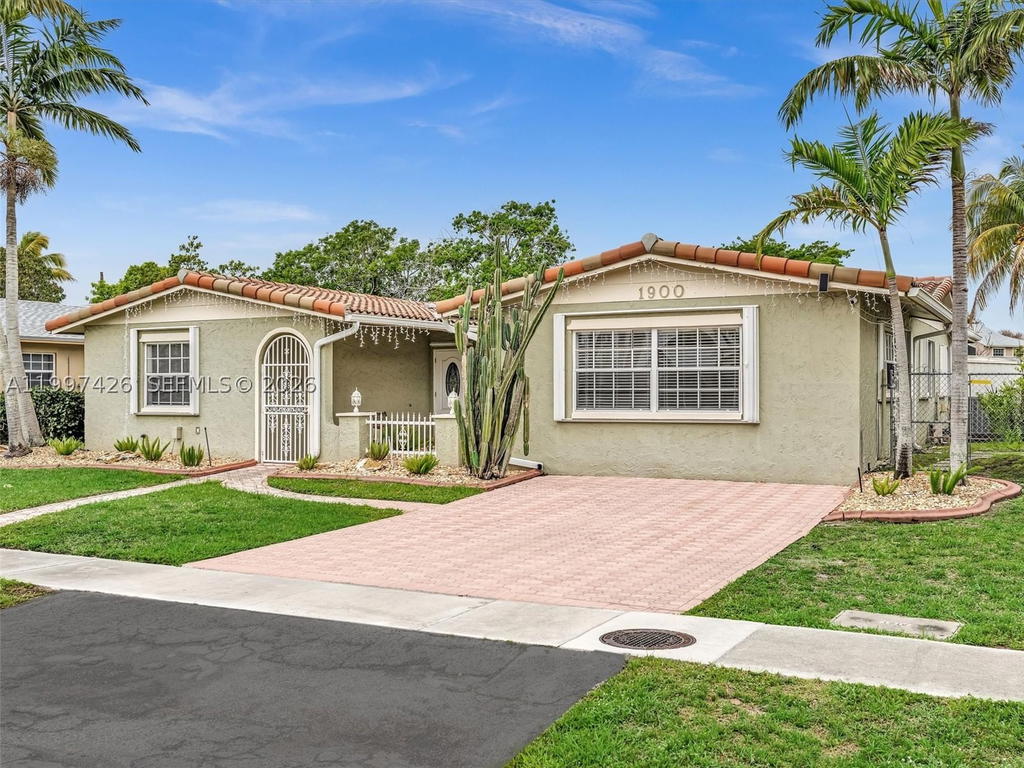 Real estate property located at 1900 95th Ave, Broward, Rainbow Lakes, Pembroke Pines, FL