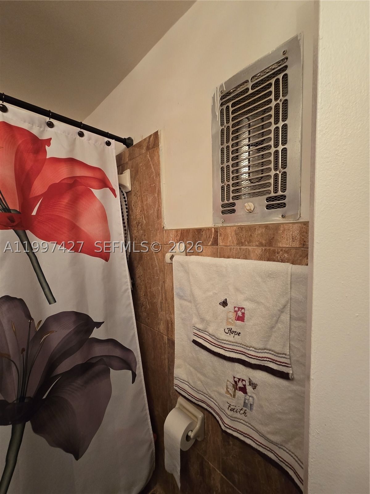 Real estate property located at 820 11th Ave #5B, Broward, Rolen Lake Gardens Co-op, Hallandale Beach, FL