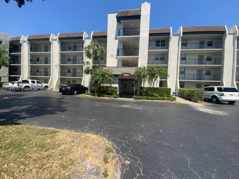 Real estate property located at 9311 Orange Grove Dr #405, Broward, Poinciana 14 Pine Island, Davie, FL
