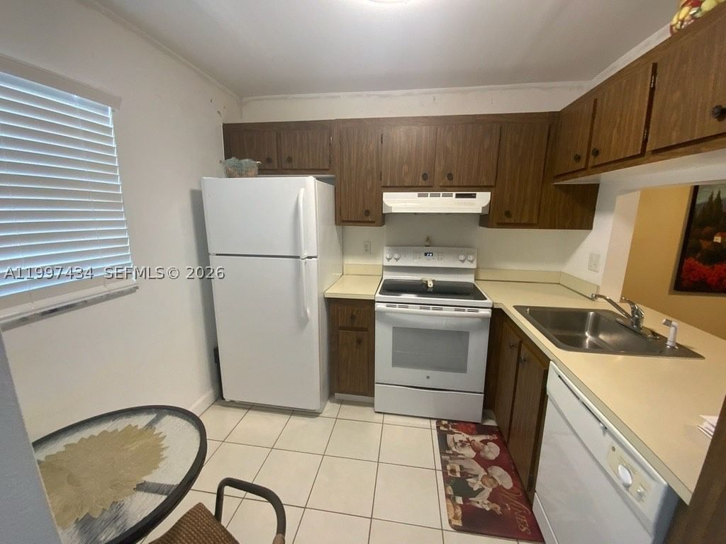 Real estate property located at 9311 Orange Grove Dr #405, Broward, Poinciana 14 Pine Island, Davie, FL