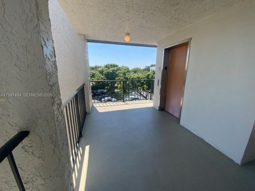 Real estate property located at 9311 Orange Grove Dr #405, Broward, Poinciana 14 Pine Island, Davie, FL