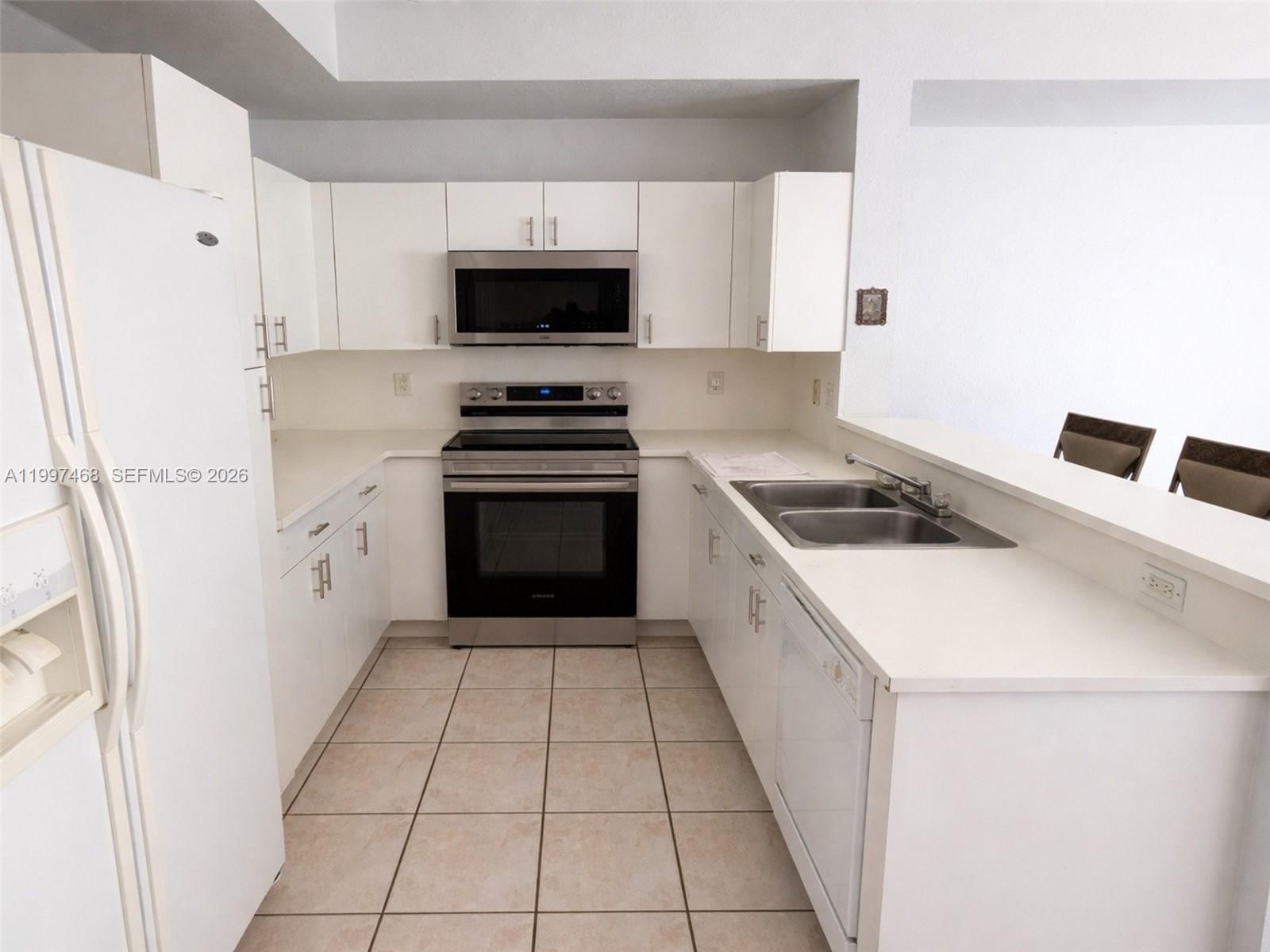 Real estate property located at 11026 43rd Ter, Miami-dade, Hawksnest 1st Addn, Doral, FL