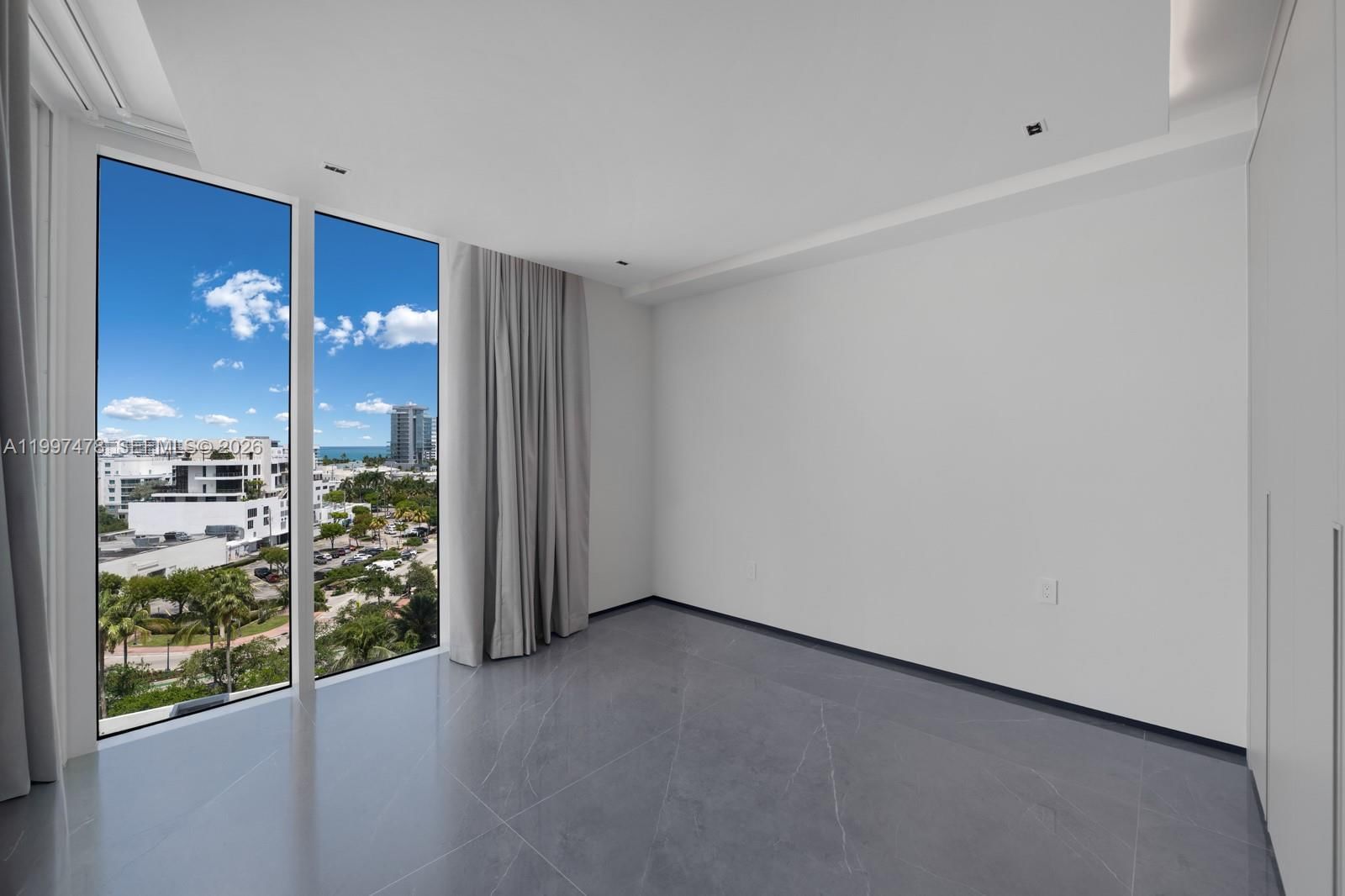 Real estate property located at 1000 Pointe Dr #901, Miami-dade, Murano At Portofino Condo, Miami Beach, FL