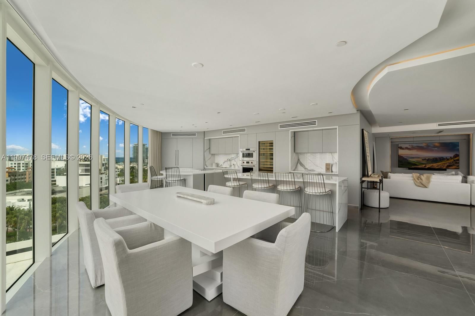 Real estate property located at 1000 Pointe Dr #901, Miami-dade, Murano At Portofino Condo, Miami Beach, FL