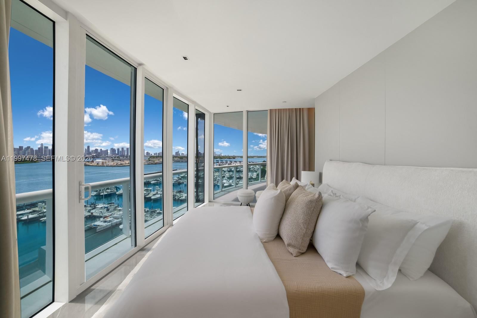 Real estate property located at 1000 Pointe Dr #901, Miami-dade, Murano At Portofino Condo, Miami Beach, FL