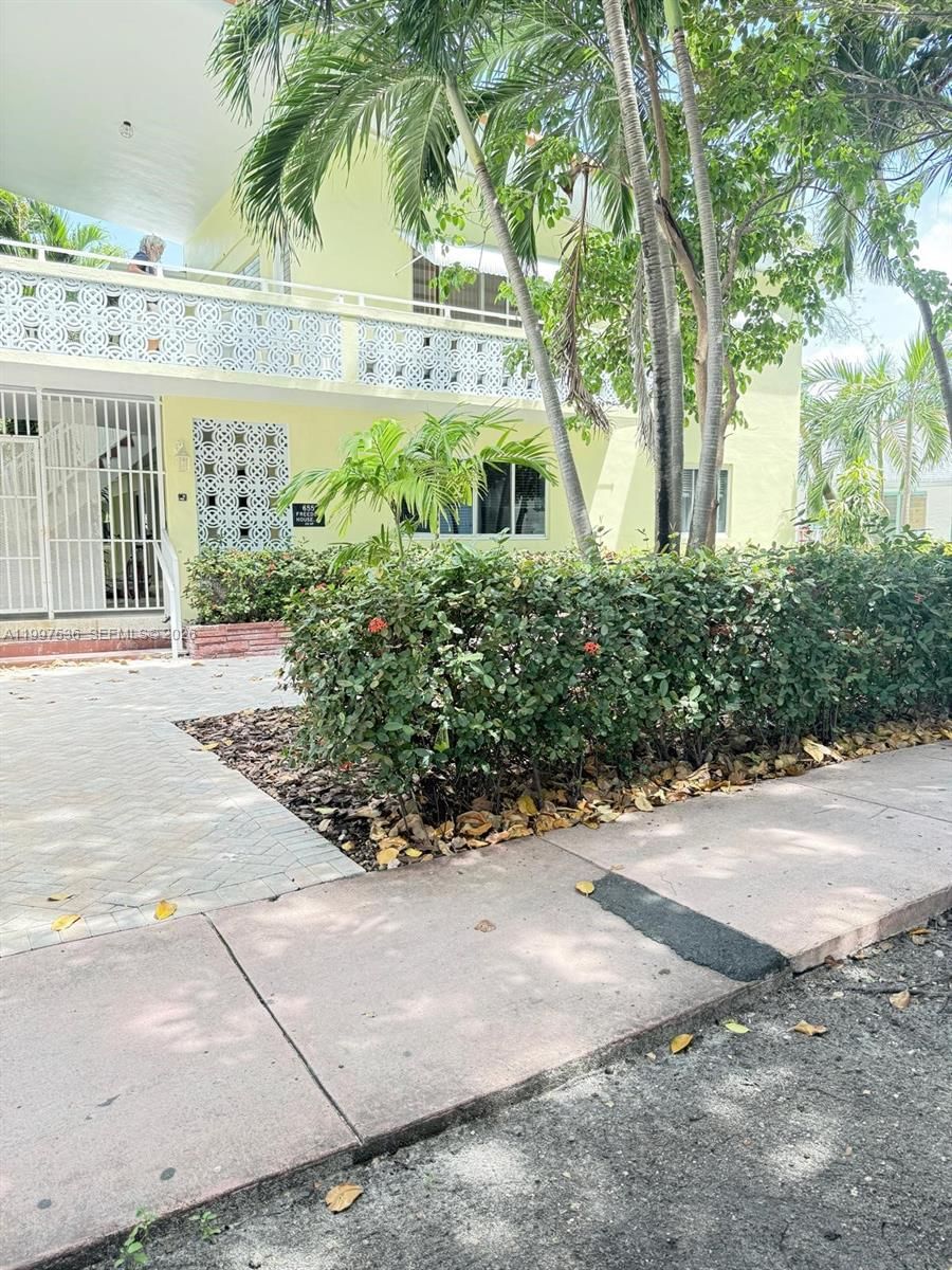 Real estate property located at 655 Meridian Ave #2, Miami-dade, Freedom House Inc-co-op, Miami Beach, FL