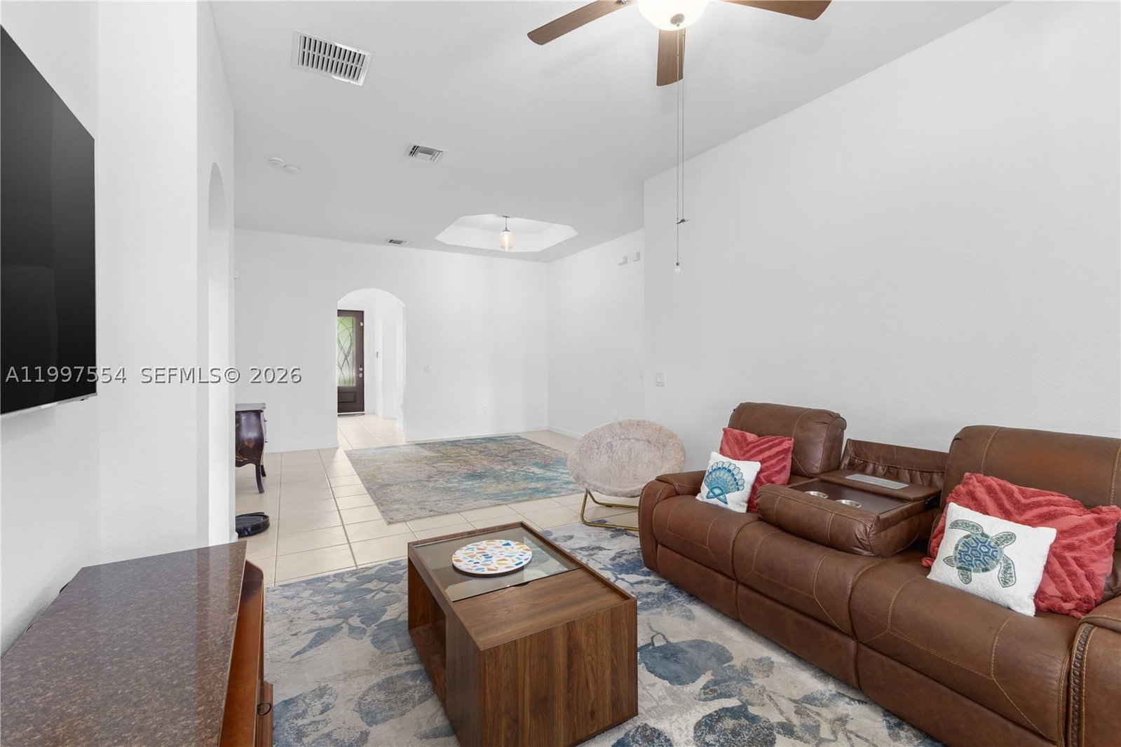 Real estate property located at 3747 5th Ct, Miami-dade, Baywinds Of Abaco, Homestead, FL