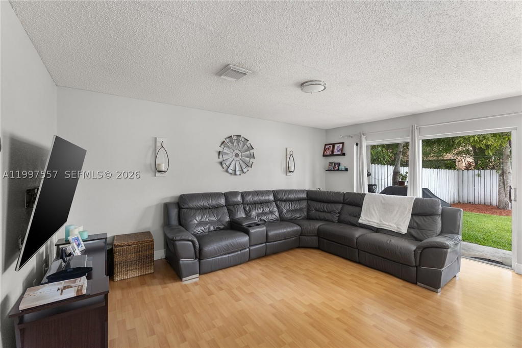 Real estate property located at 317 191st Ter, Broward, Twin Acres, Pembroke Pines, FL
