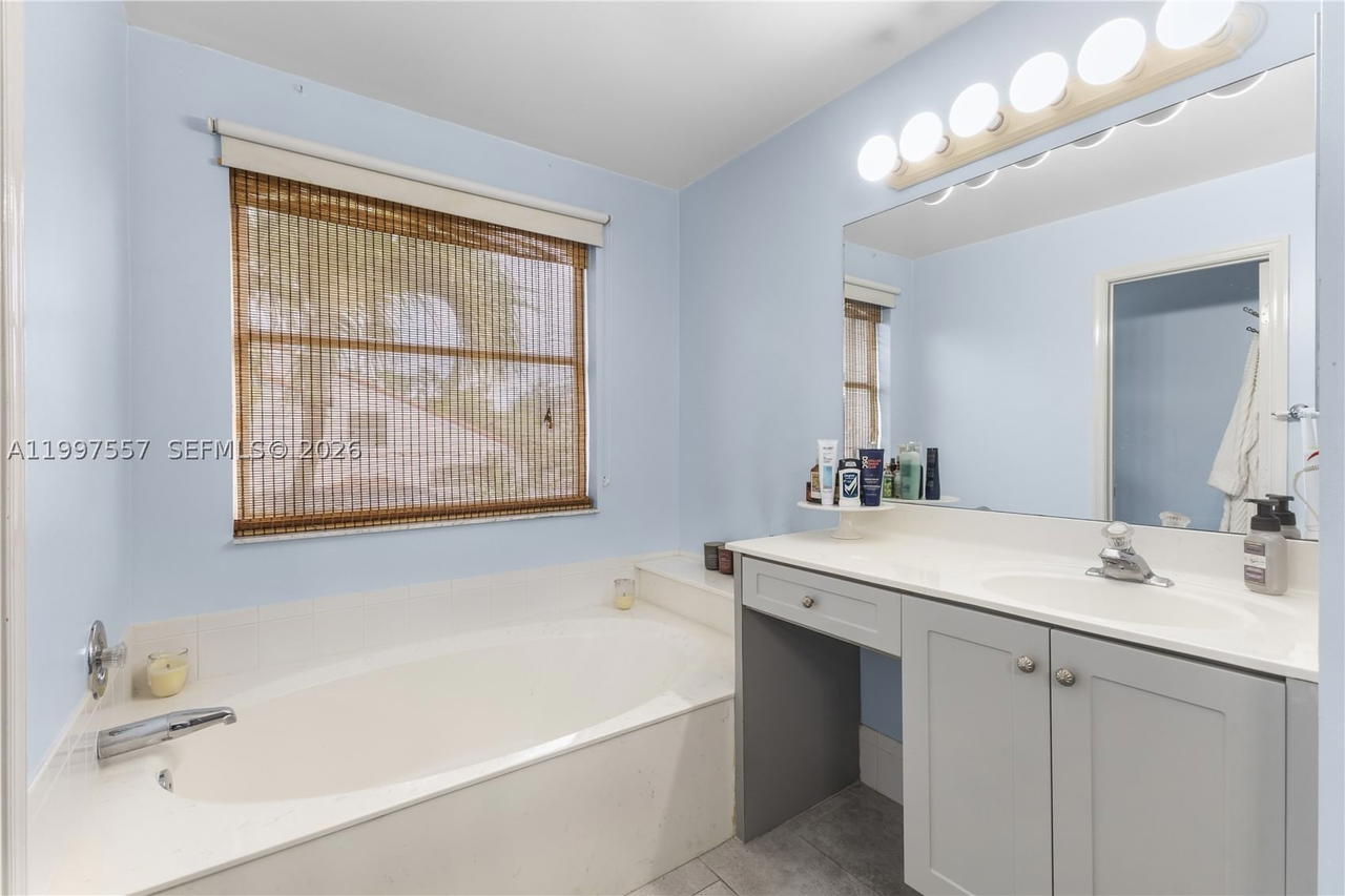 Real estate property located at 317 191st Ter, Broward, Twin Acres, Pembroke Pines, FL