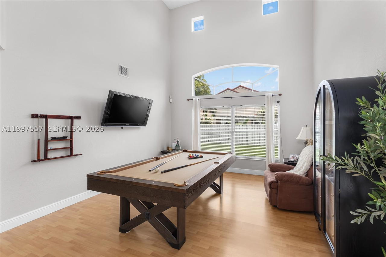 Real estate property located at 317 191st Ter, Broward, Twin Acres, Pembroke Pines, FL