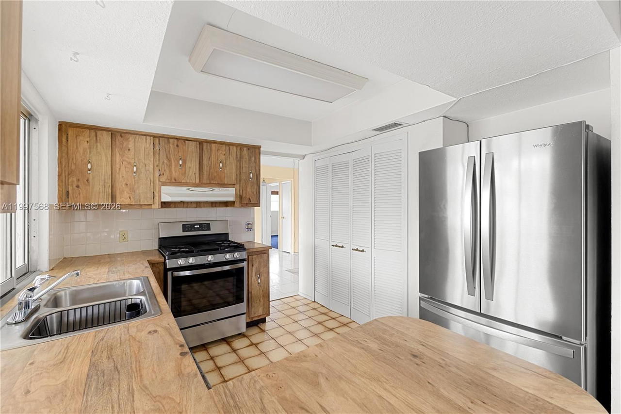 Real estate property located at 11500 42nd St, Broward, Sunrise Golf Vlg Sec 24, Sunrise, FL
