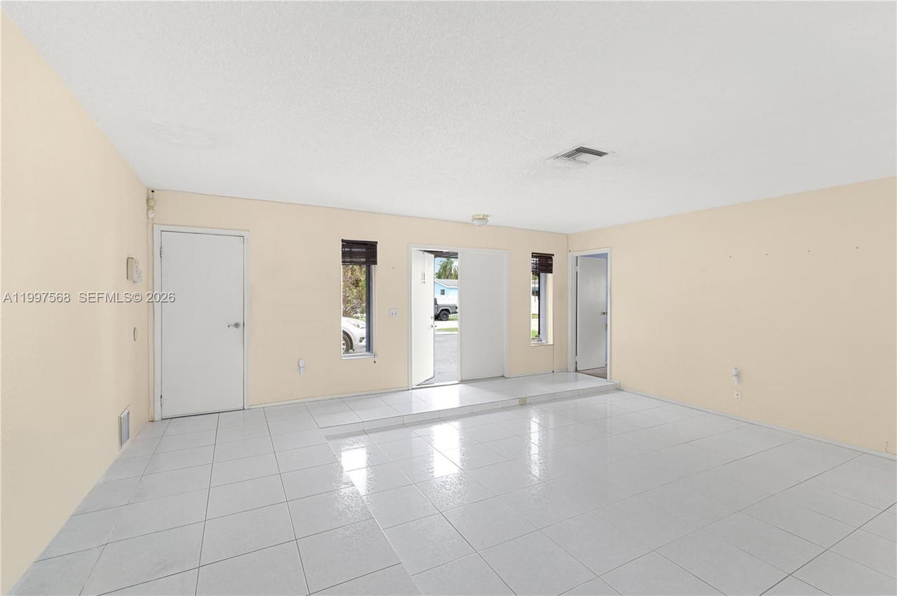 Real estate property located at 11500 42nd St, Broward, Sunrise Golf Vlg Sec 24, Sunrise, FL