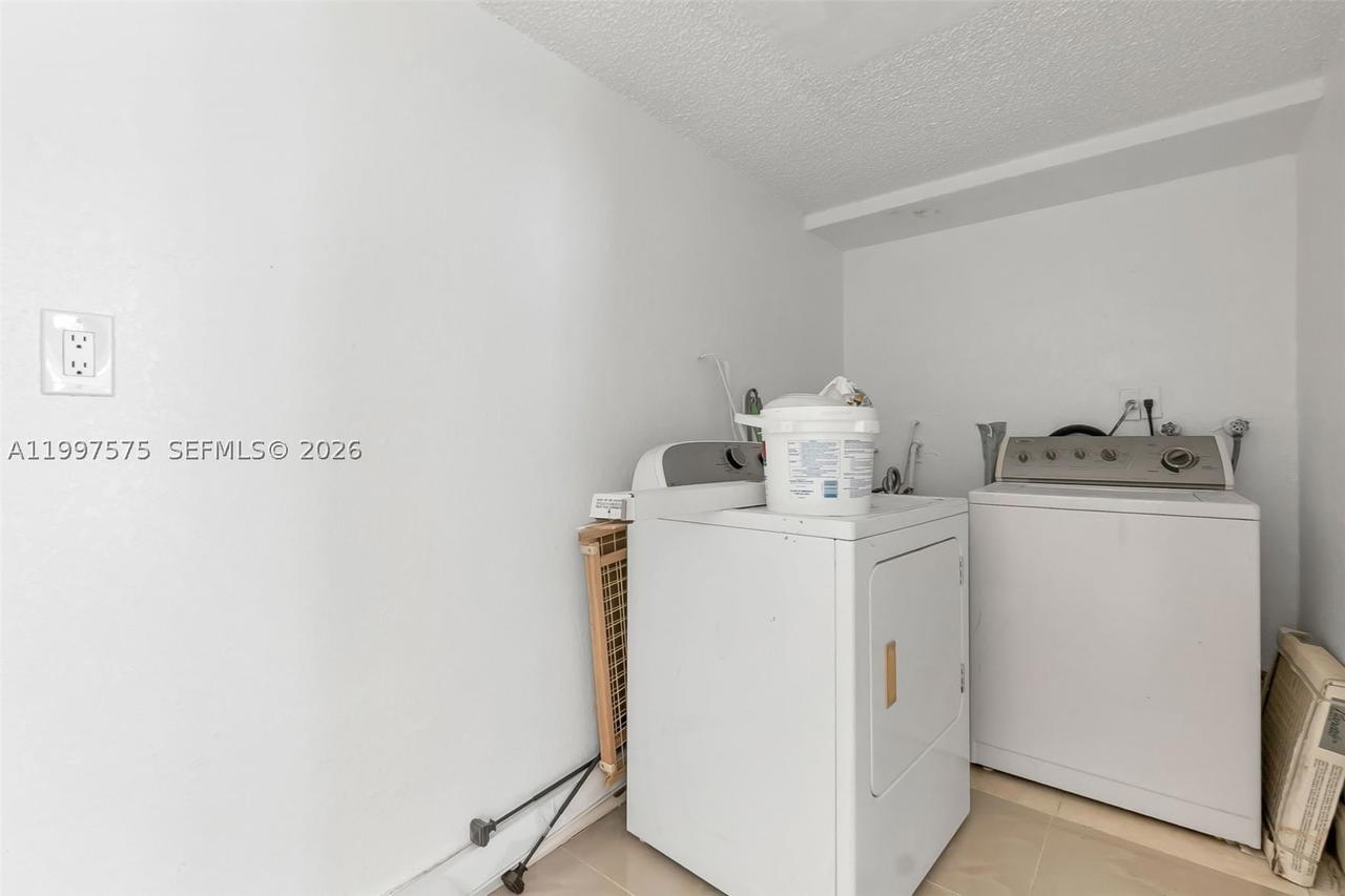 Real estate property located at 1798 55th Ave #202, Broward, Tree Garden Condo, Lauderhill, FL
