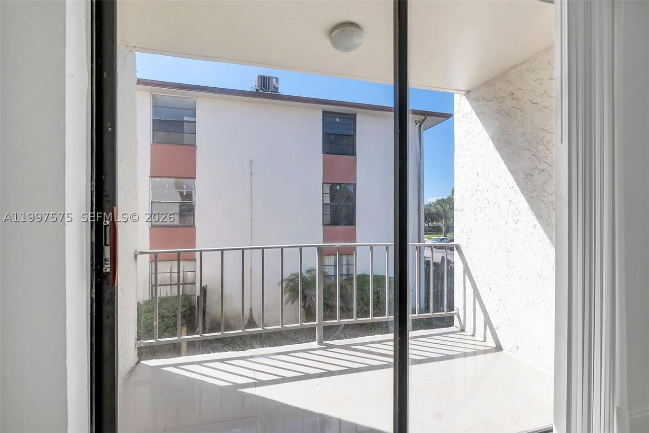 Real estate property located at 1798 55th Ave #202, Broward, Tree Garden Condo, Lauderhill, FL