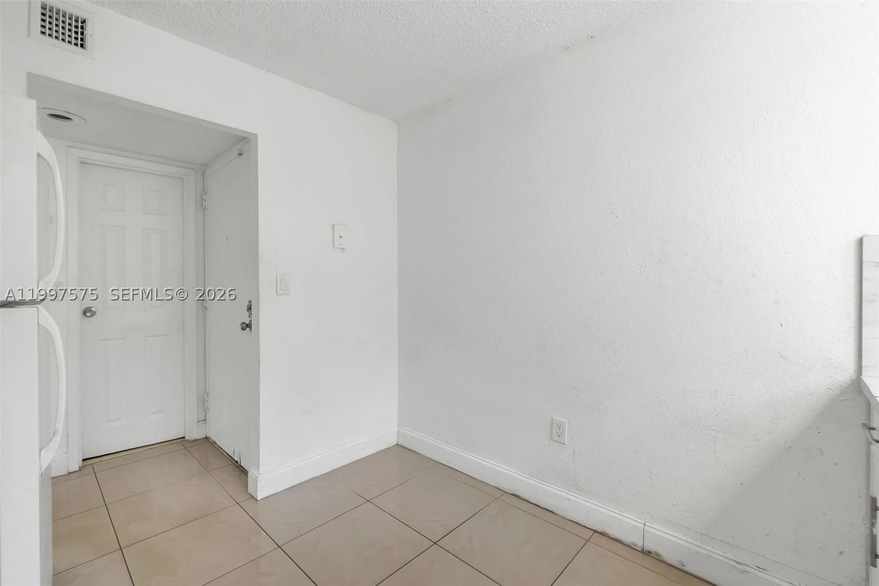 Real estate property located at 1798 55th Ave #202, Broward, Tree Garden Condo, Lauderhill, FL