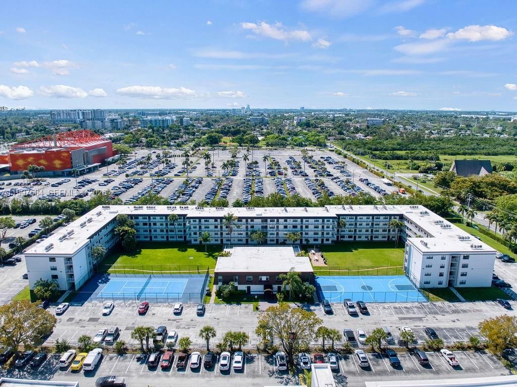 Real estate property located at 500 2nd St #223, Broward, Palm Village Club Condo, Dania Beach, FL