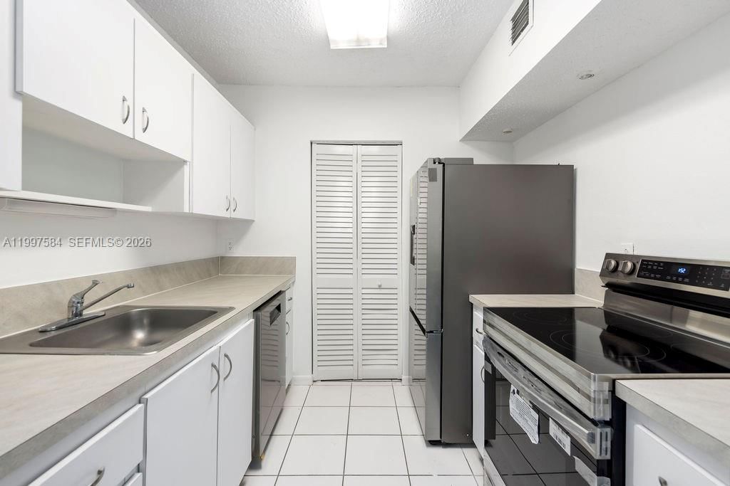 Real estate property located at 500 2nd St #223, Broward, Palm Village Club Condo, Dania Beach, FL