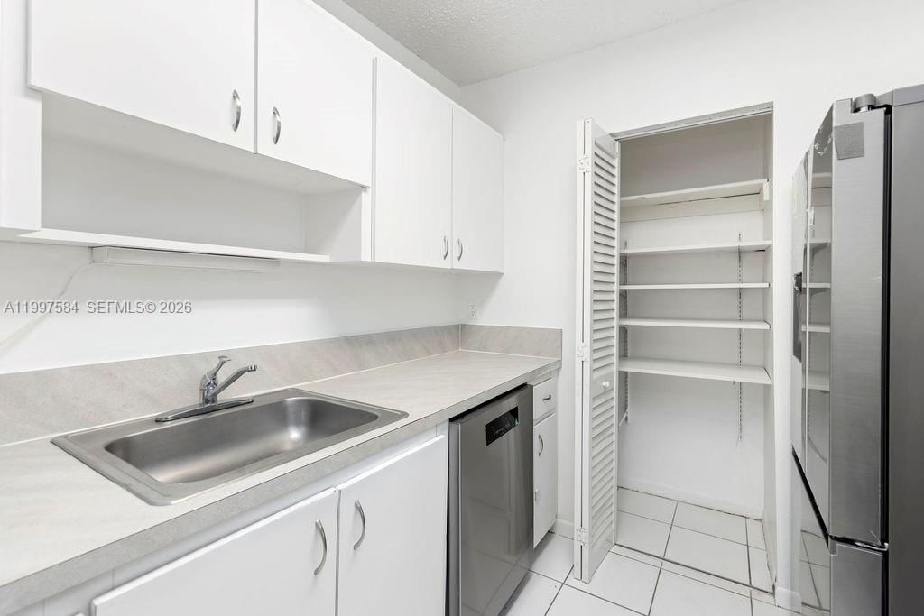 Real estate property located at 500 2nd St #223, Broward, Palm Village Club Condo, Dania Beach, FL