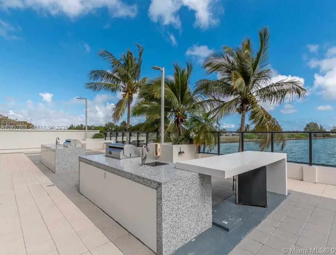 Real estate property located at 600 36th St #1006, Miami-dade, Charter Club Condo, Miami, FL