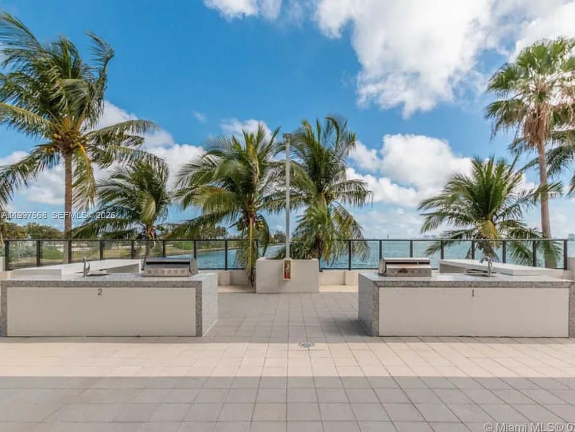 Real estate property located at 600 36th St #1006, Miami-dade, Charter Club Condo, Miami, FL