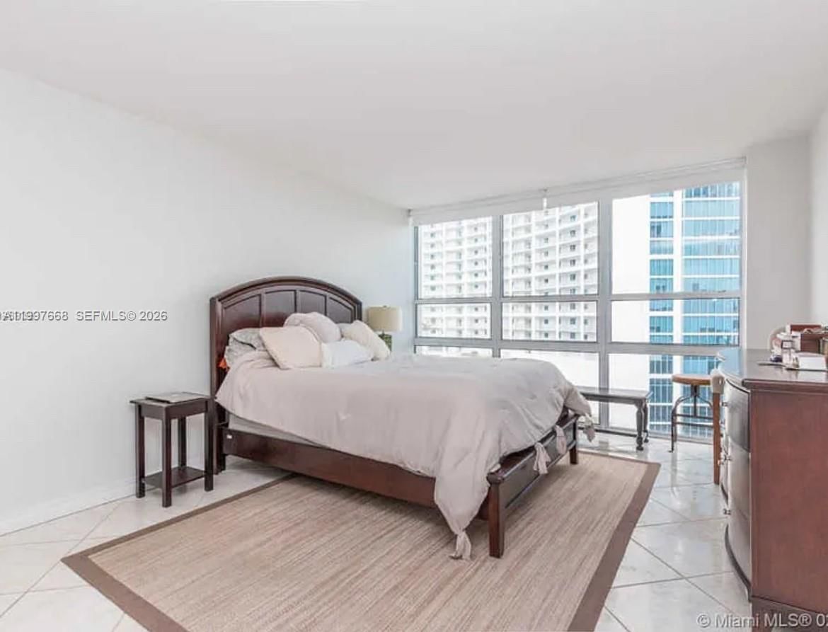 Real estate property located at 600 36th St #1006, Miami-dade, Charter Club Condo, Miami, FL