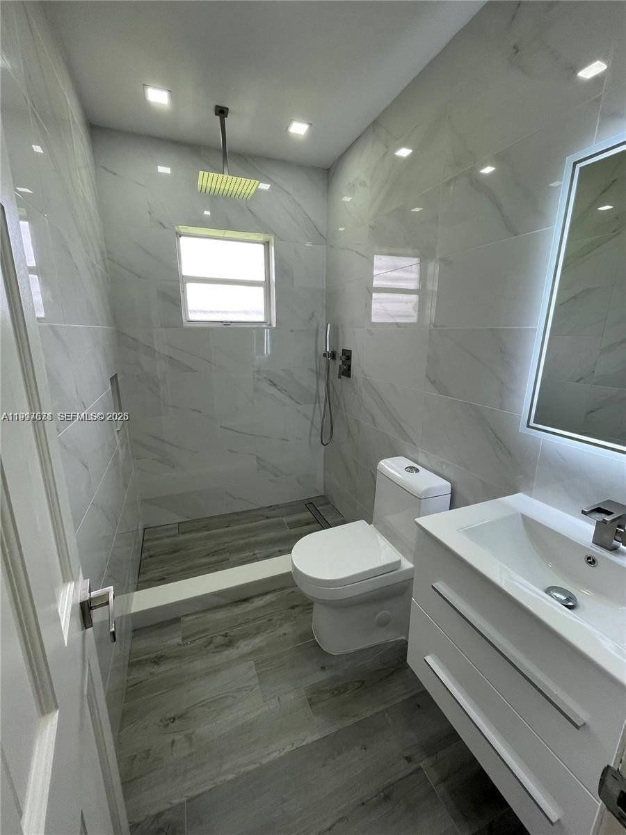 Real estate property located at 19740 Saint Andrews Dr, Miami-dade, Country Club Of Miami Est, Hialeah, FL