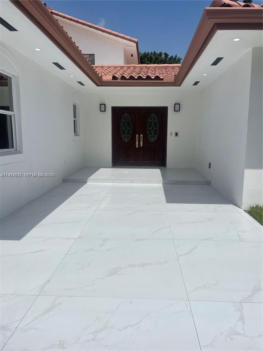 Real estate property located at 19740 Saint Andrews Dr, Miami-dade, Country Club Of Miami Est, Hialeah, FL