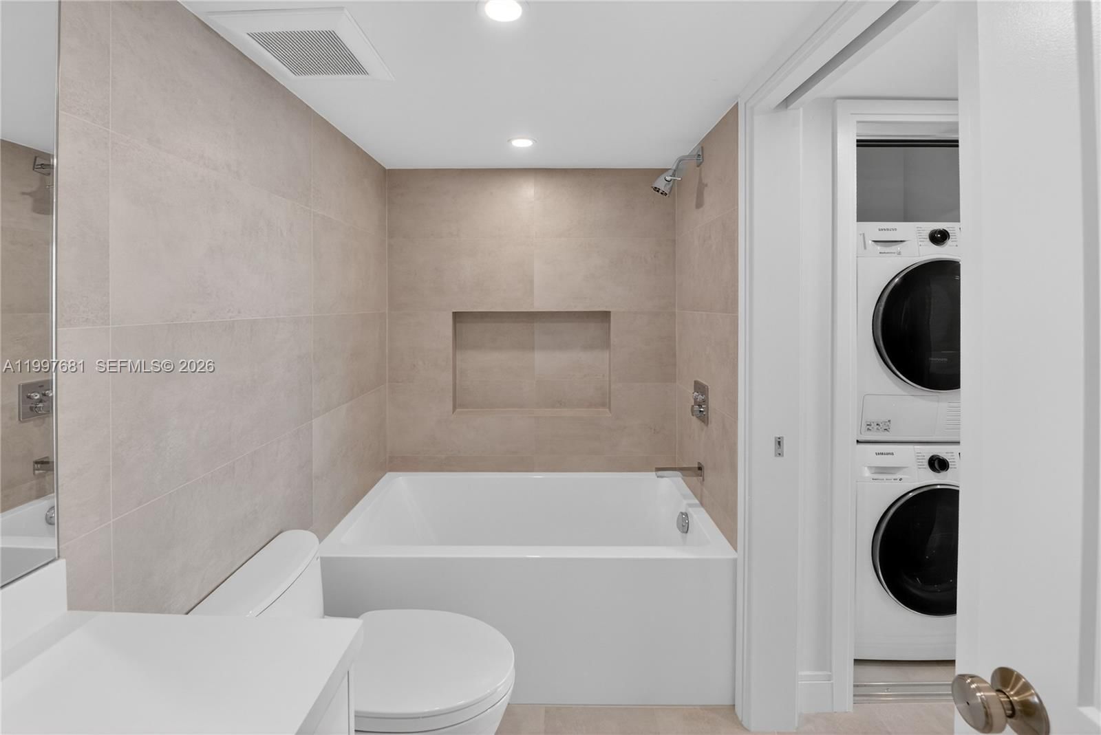 Real estate property located at 7601 Treasure Dr #2319, Miami-dade, The Grandview Palace Cond, North Bay Village, FL