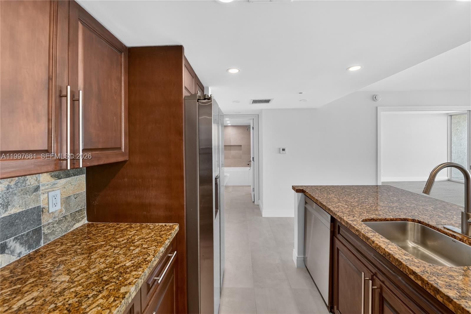 Real estate property located at 7601 Treasure Dr #2319, Miami-dade, The Grandview Palace Cond, North Bay Village, FL