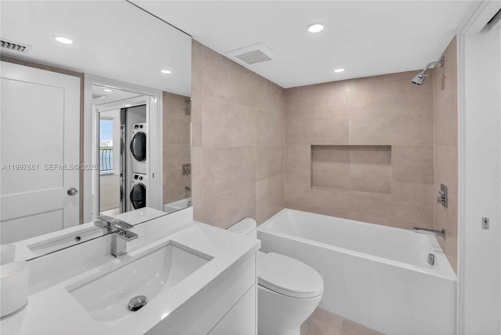 Real estate property located at 7601 Treasure Dr #2319, Miami-dade, The Grandview Palace Cond, North Bay Village, FL