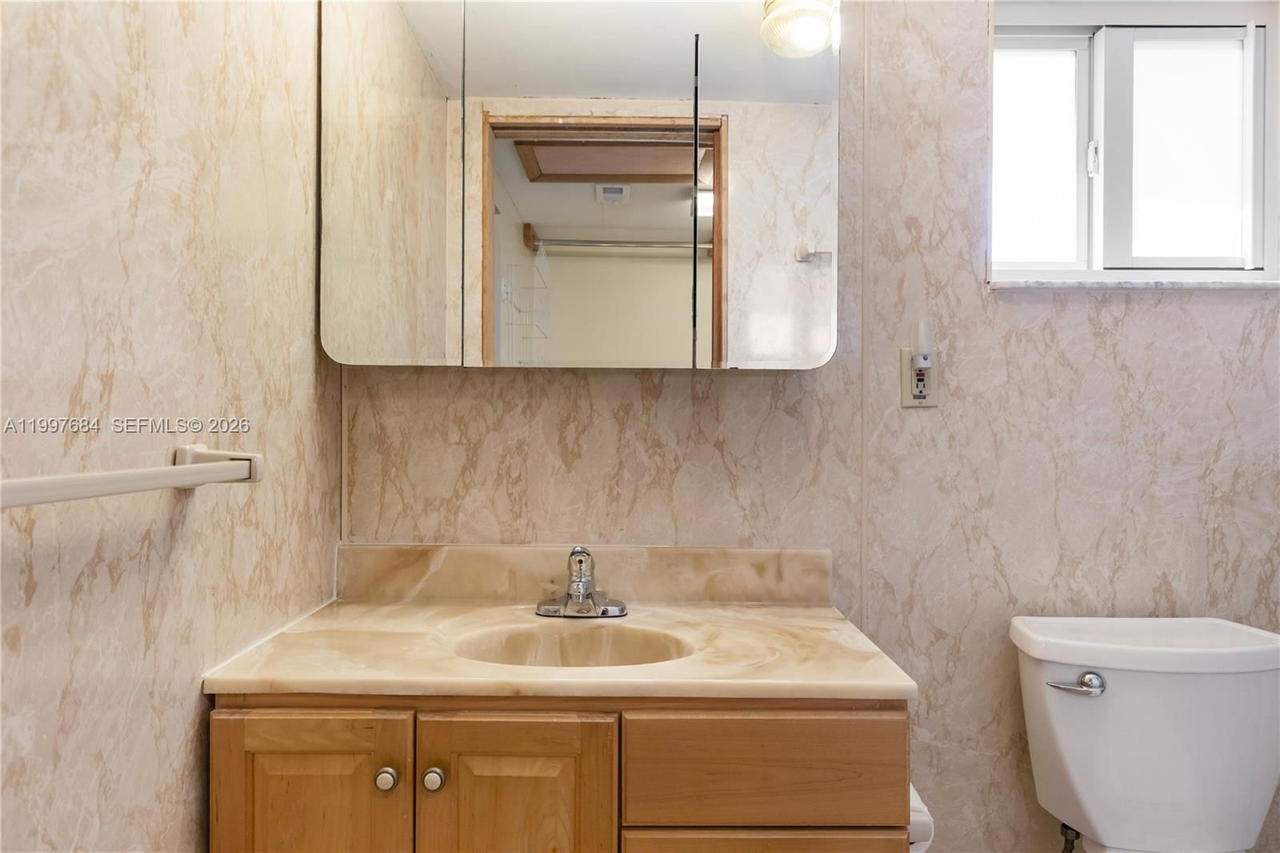 Real estate property located at 6441 23rd St, Broward, Welwyn Park, Miramar, FL