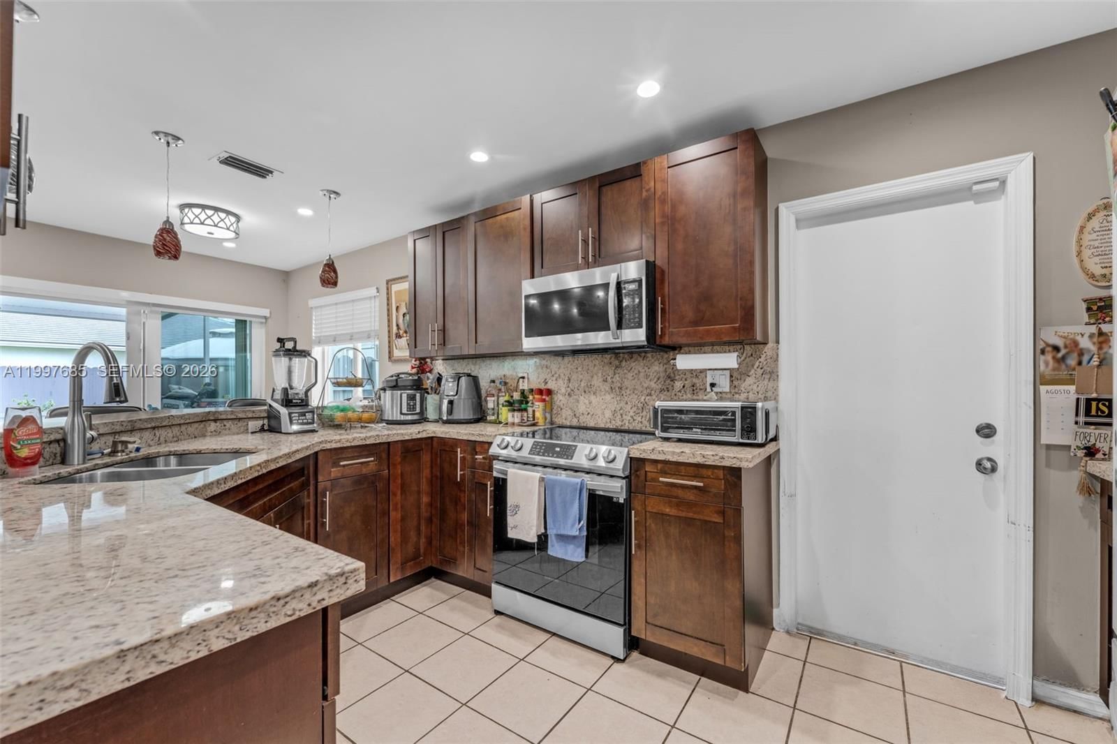 Real estate property located at 13731 173RD TERR, Miami-dade, Weitzer Serena Lakes Estat, Miami, FL