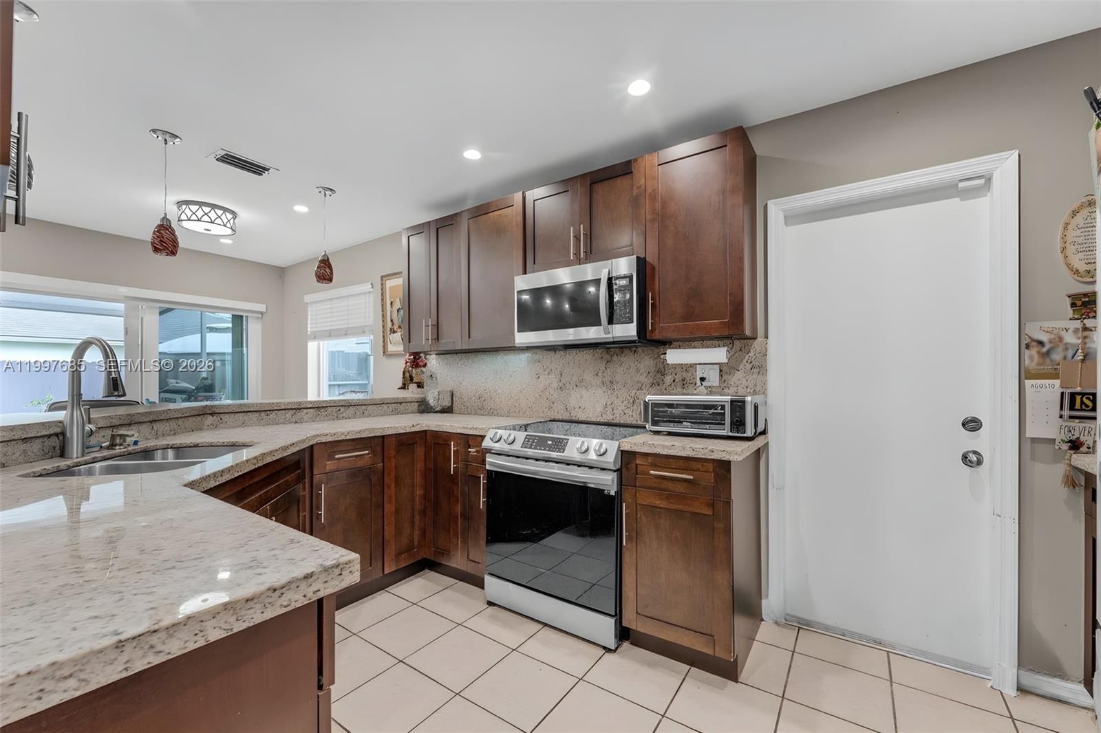 Real estate property located at 13731 173RD TERR, Miami-dade, Weitzer Serena Lakes Estat, Miami, FL