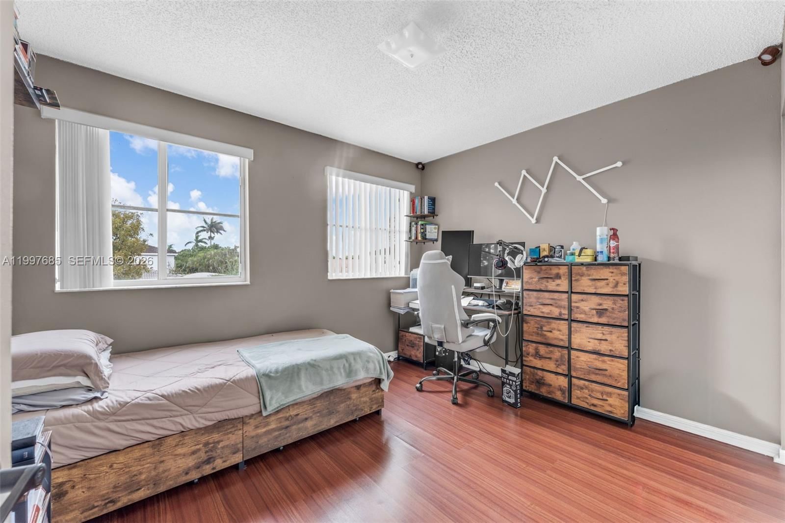 Real estate property located at 13731 173RD TERR, Miami-dade, Weitzer Serena Lakes Estat, Miami, FL