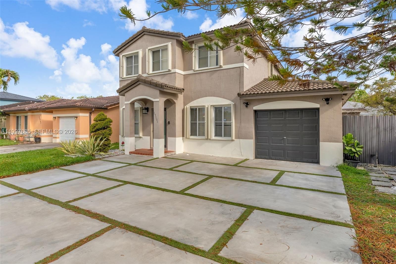 Real estate property located at 13731 173RD TERR, Miami-dade, Weitzer Serena Lakes Estat, Miami, FL