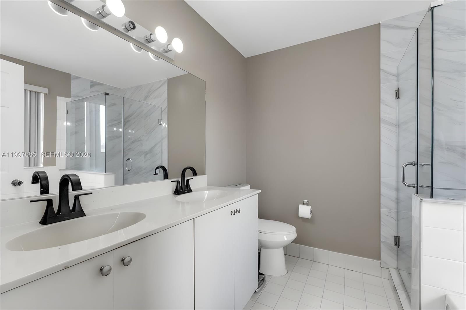 Real estate property located at 13731 173RD TERR, Miami-dade, Weitzer Serena Lakes Estat, Miami, FL