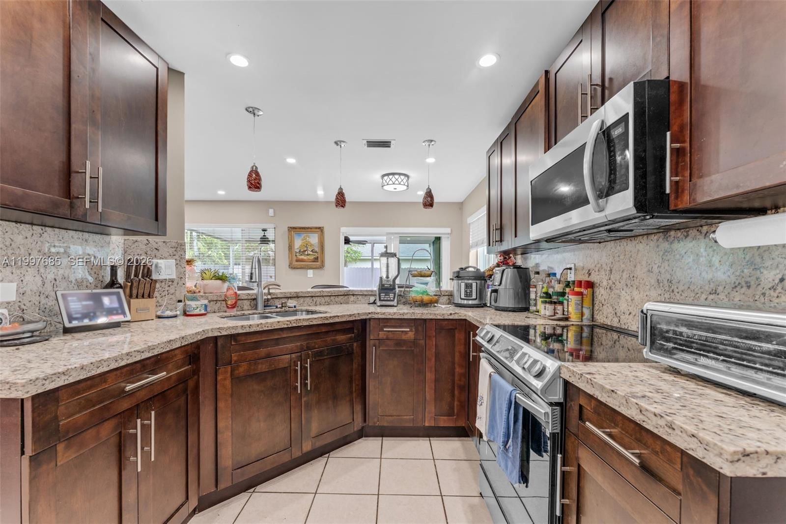 Real estate property located at 13731 173RD TERR, Miami-dade, Weitzer Serena Lakes Estat, Miami, FL