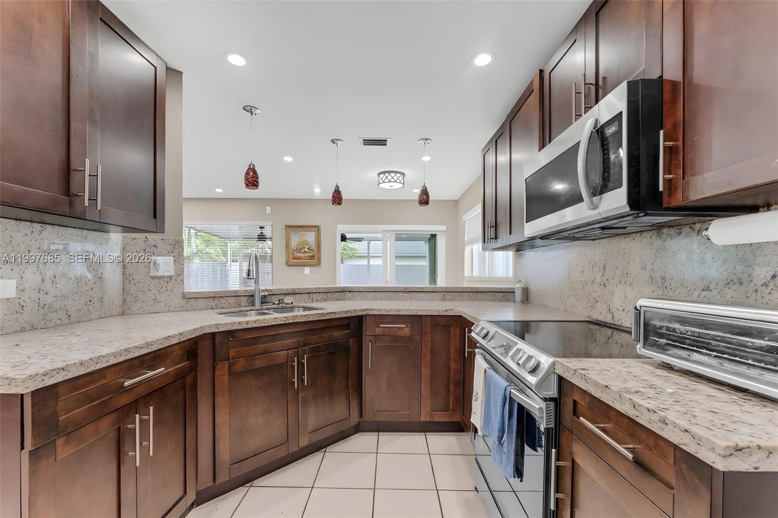 Real estate property located at 13731 173RD TERR, Miami-dade, Weitzer Serena Lakes Estat, Miami, FL