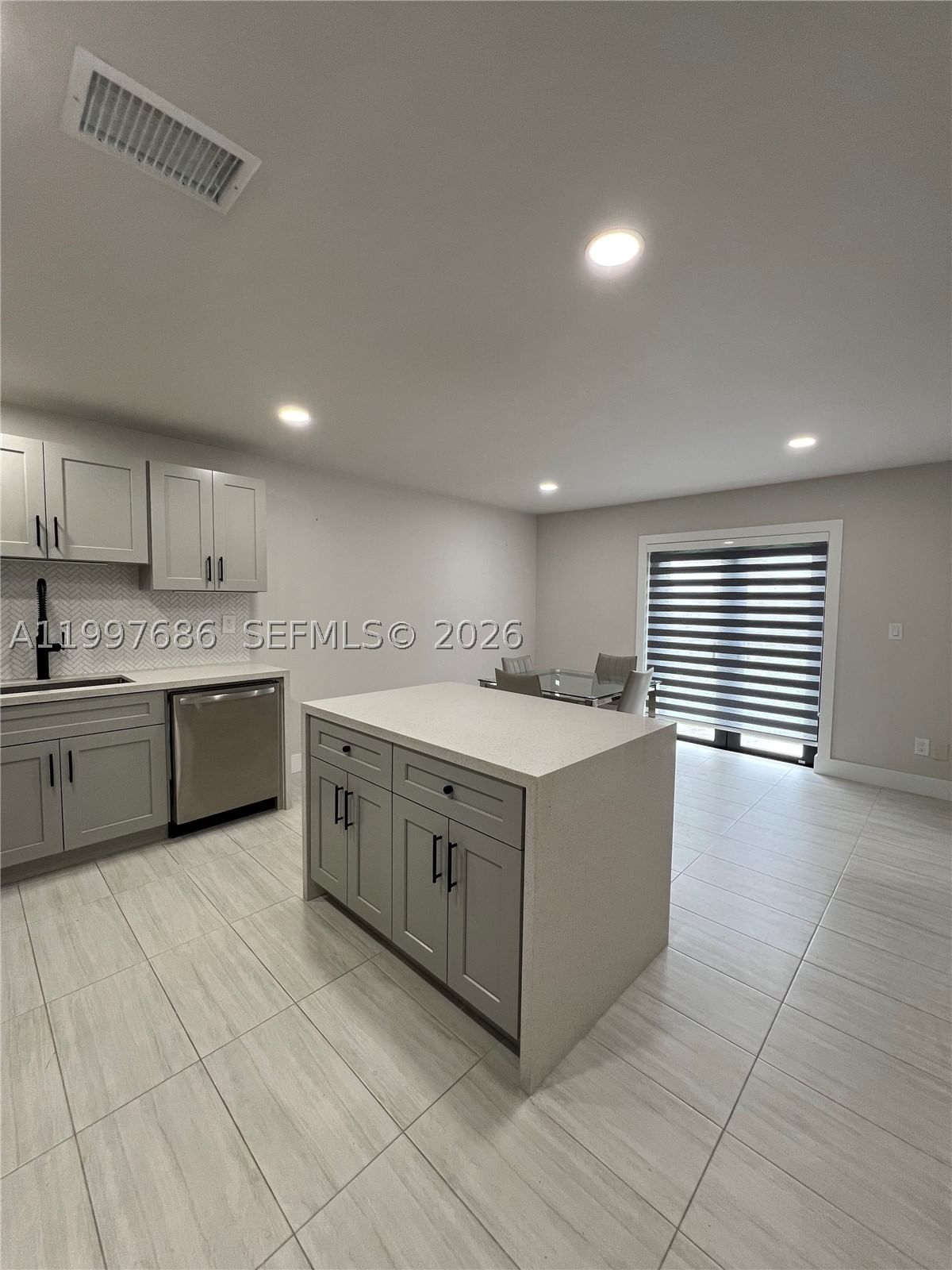 Real estate property located at 3826 107th Ave #2-2, Miami-dade, Chateaubleau Villas Condo, Miami, FL