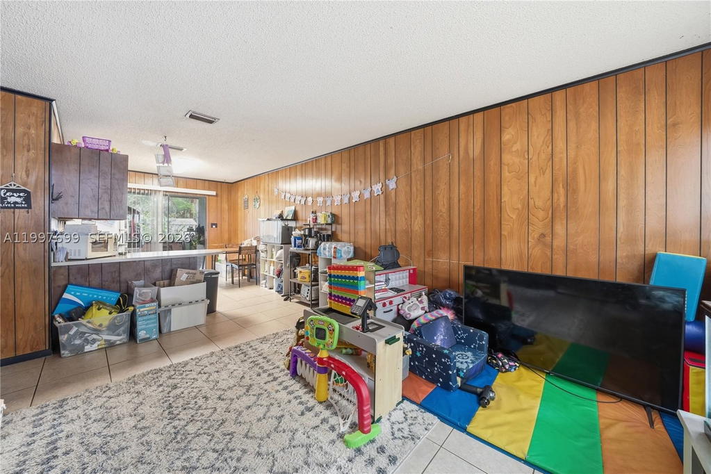 Real estate property located at 1910 34th St, St Lucie, Westwood Manor Subdivisio, Fort Pierce, FL