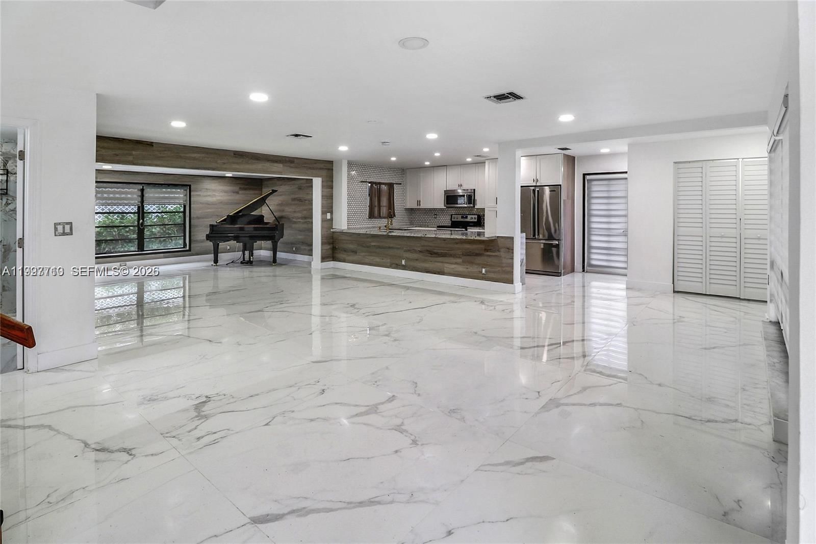 Real estate property located at 3375 20th Ave, Broward, Coral Woods, Oakland Park, FL