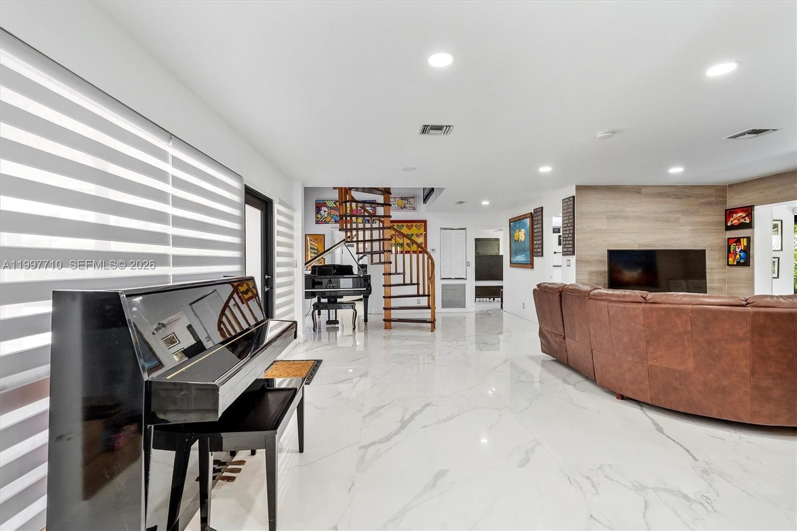 Real estate property located at 3375 20th Ave, Broward, Coral Woods, Oakland Park, FL