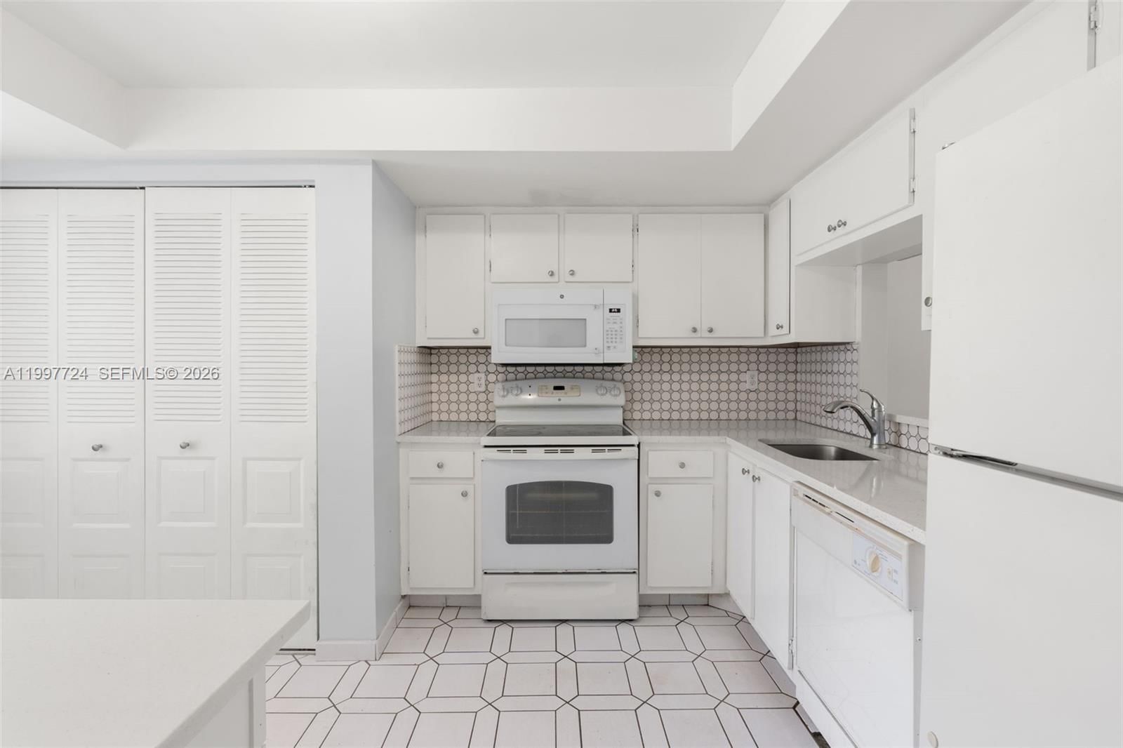 Real estate property located at 1480 80th Ave #304, Broward, Palm Springs 2, Margate, FL