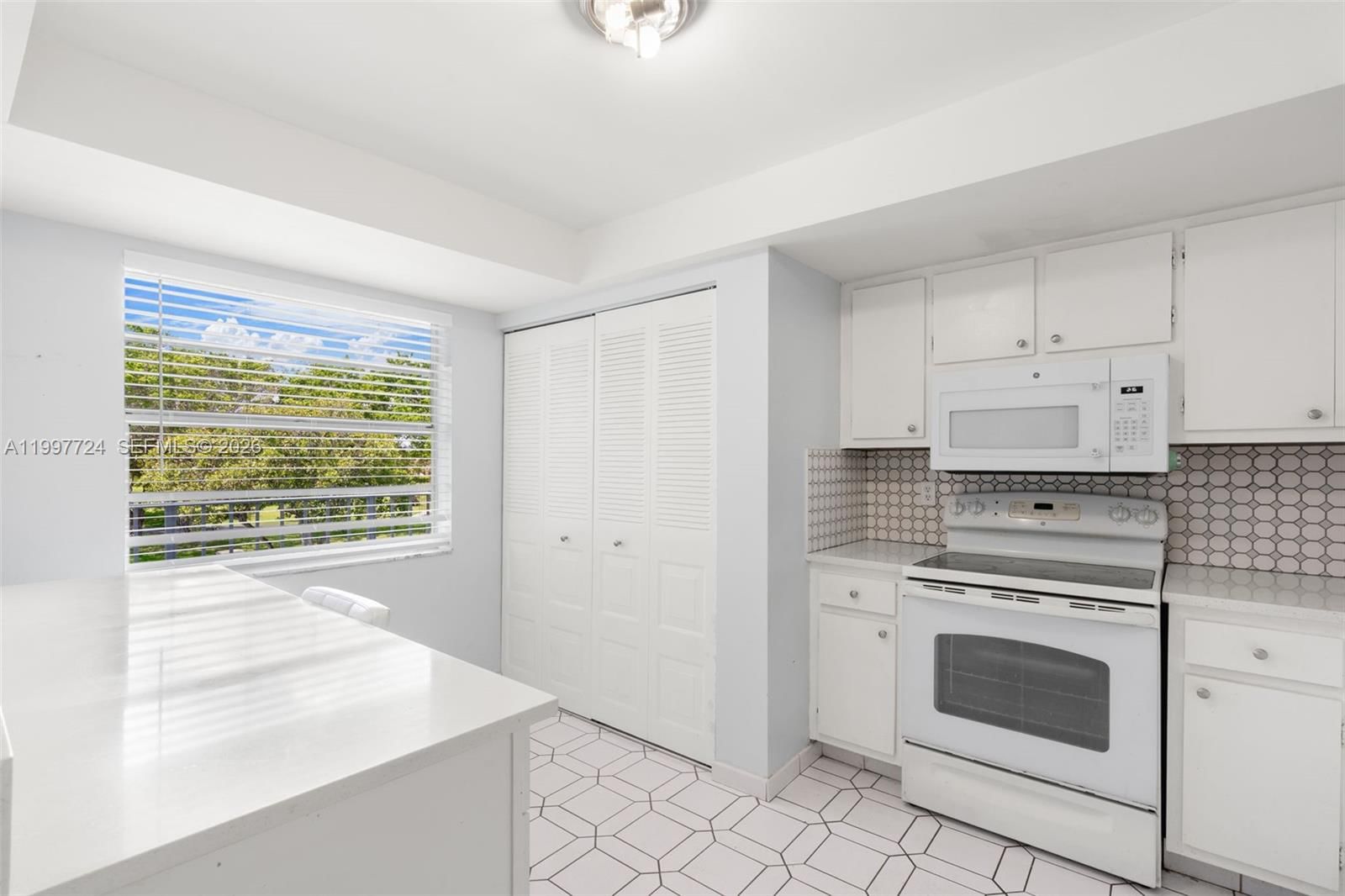 Real estate property located at 1480 80th Ave #304, Broward, Palm Springs 2, Margate, FL